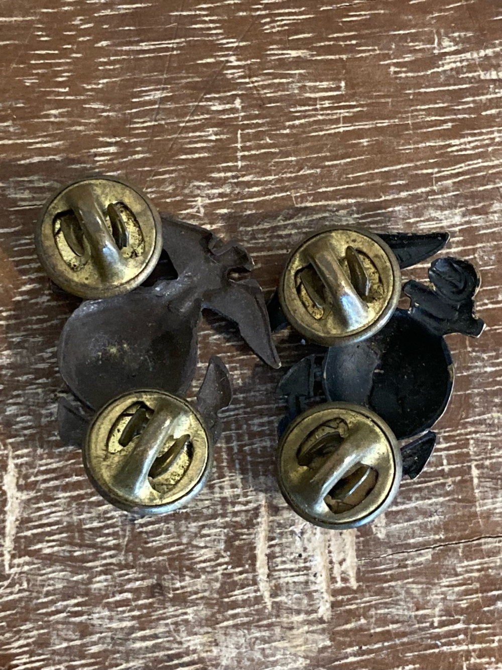 USMC Eagle Globe & Anchor Metal Pins Lot of 2 - Picture 5 of 11